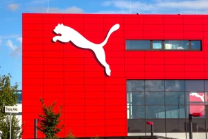 Puma fatturato 2024 Puma previsioni 2025 Puma Anta Li Ning