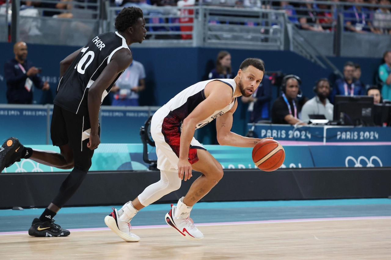 20240731_Olympics Steph Curry