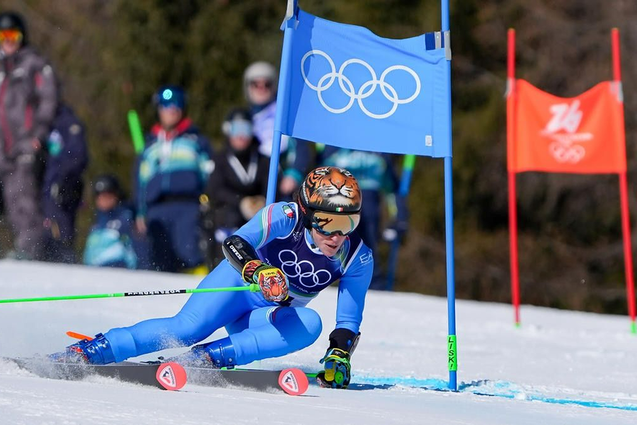 coni-cnx111246-1200px-1600-1000-80